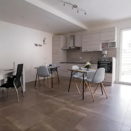 Maisonette Park 4*