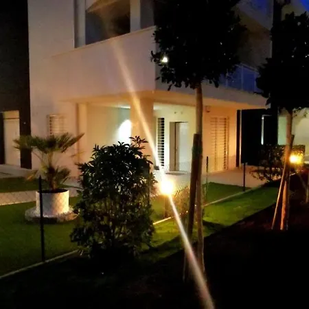 Konukevi Maisonette Park Modena